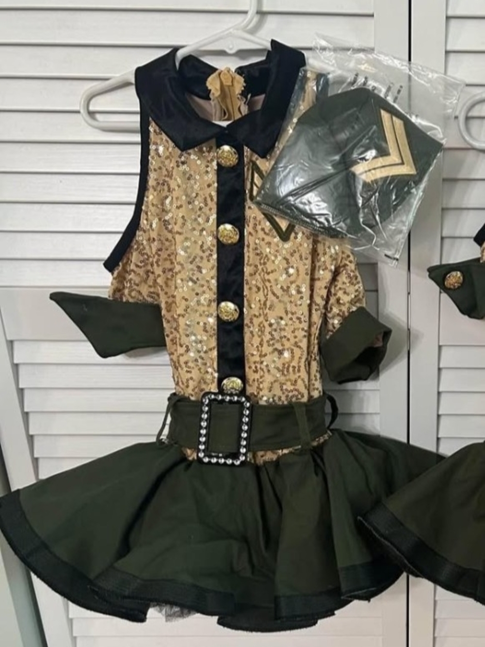 Kids Gold Sequin and Olive Green Military-Inspired Costume 3T Like New No Cap